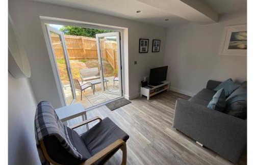 Totnes Apartamento | Rainbow View - Modern, central 1-bed flat, free on-site parking