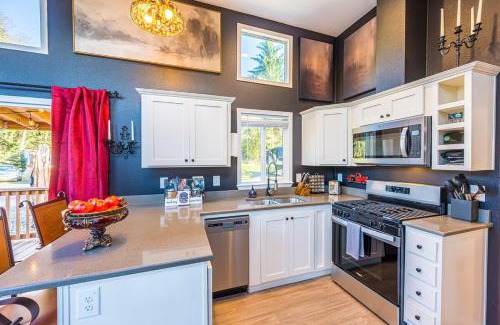 Forks Casa | Rainforest Tiny Home Retreat Twilight Edition #23