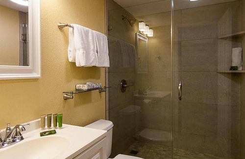 Historic Kailua Village Complejo | Raintree Kona Reef, Hawaii Timeshare Rental