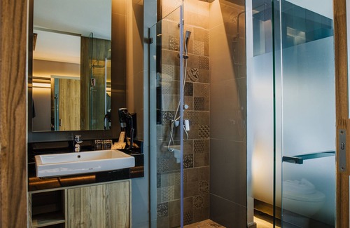 Nanai Road Hotel | Rak Elegant Hotel Patong
