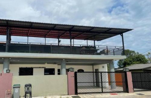 Port Dickson Villa | RALI PD HOME D 16Pax karaoke and swimming pool