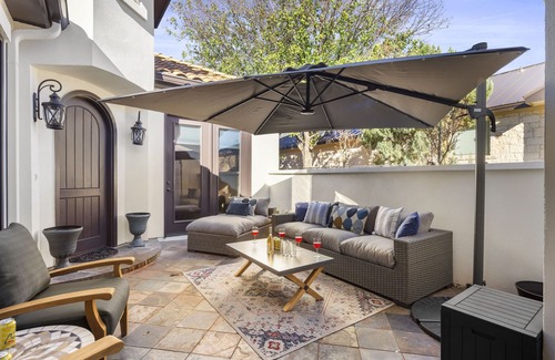Horseshoe Bay West Casa | Golf Course | House | Fenced Yard