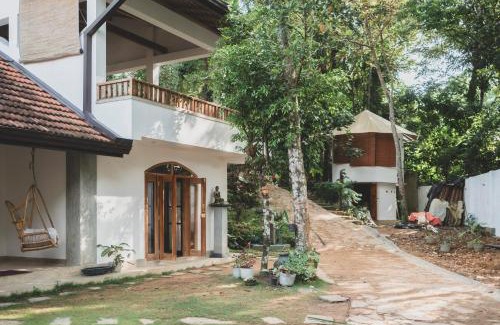 Bandaranayake Complejo | Rama Shala - Home of the flying Yogis