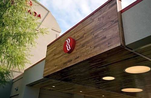 Franklin Park Hotel | Ramada by Wyndham Austin South