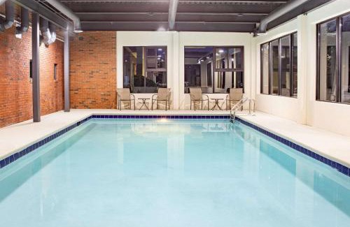 Alpharetta Hotel | Ramada by Wyndham Alpharetta Atlanta North