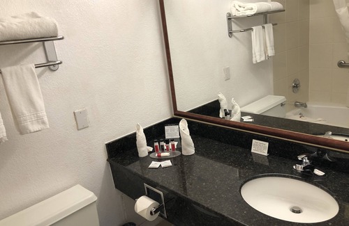 Crestline Heights Hotel | Ramada by Wyndham Birmingham Airport