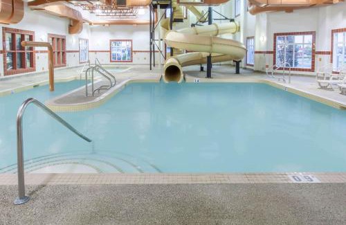 Camrose Hotel | Ramada by Wyndham Camrose