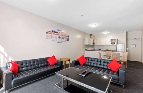 Hamilton Hotel | Ramada by Wyndham Hamilton City Center