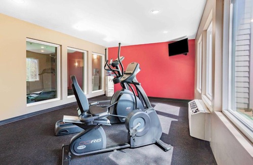 Hendersonville Hotel | Ramada by Wyndham Hendersonville