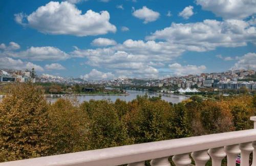 Beyoglu Hotel | Ramada by Wyndham Istanbul Golden Horn