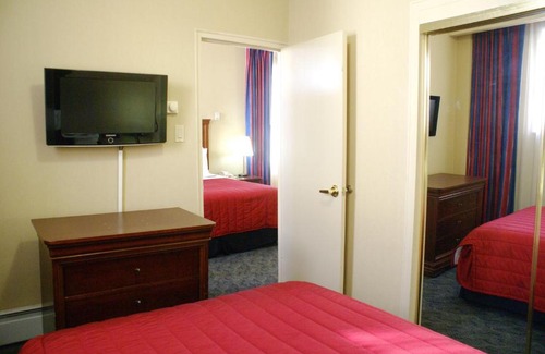 Jersey City Hotel | Ramada by Wyndham Jersey City