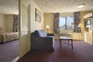 Wilshire Hotel | Ramada by Wyndham Los Angeles/Wilshire Center