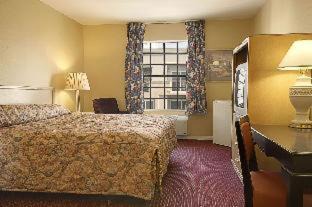 Wilshire Hotel | Ramada by Wyndham Los Angeles/Wilshire Center