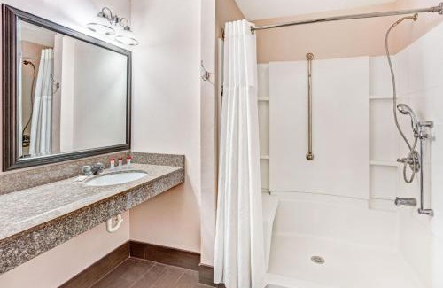 Murfreesboro Hotel | Ramada by Wyndham Murfreesboro