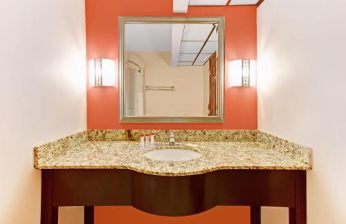 Murfreesboro Hotel | Ramada by Wyndham Murfreesboro