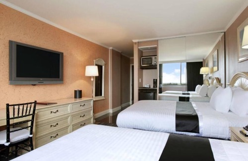 North Bergen Hotel | Ramada by Wyndham North Bergen