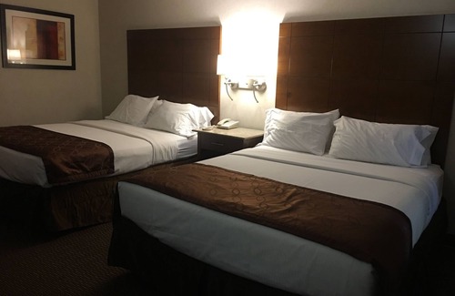 Rockville Centre Hotel | Ramada by Wyndham Rockville Centre