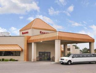Sioux Falls Hotel | Ramada by Wyndham Sioux Falls Airport - Waterpark Resort & Event Center