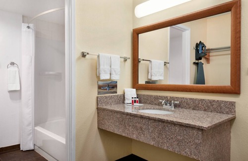 Spokane Hotel | Ramada by Wyndham Spokane Airport