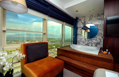 Balcova Hotel | Ramada Encore by Wyndham Izmir