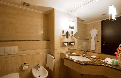 Beirut Hotel | Ramada Plaza by Wyndham Beirut Raouche