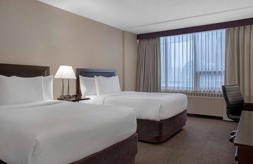 Downtown Calgary Hotel | Ramada Plaza by Wyndham Calgary Downtown