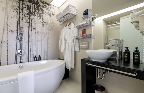 Sector 1 Hotel | Ramada Plaza by Wyndham Bucharest Convention Center