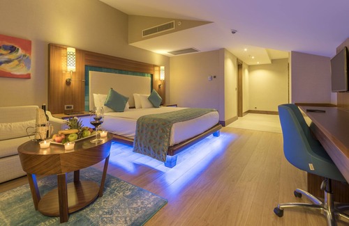 Kusadasi City Centre Complejo | Ramada Resort by Wyndham Kusadasi