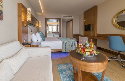 Kusadasi City Centre Complejo | Ramada Resort by Wyndham Kusadasi