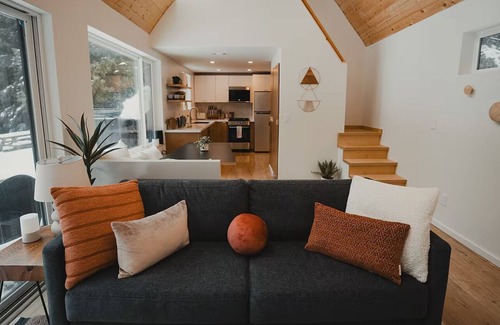 Index Cabina | Ramblin' Rose Riverfront, Hot tub, Pet frdly, Cozy