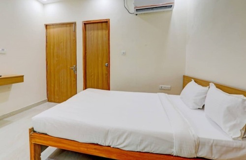 Phulpur Hotel | Rameshwaram inn Prayagraj