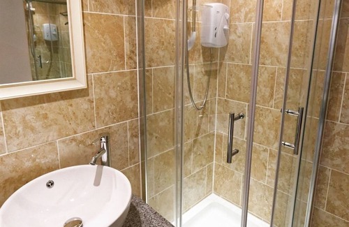 Dolton Hotel | Rams Head Inn