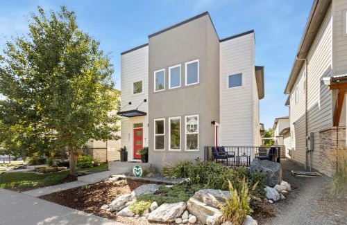 Old Town North Casa | Rams Roost with Rooftop Hot Tub, Patio and Family Fun