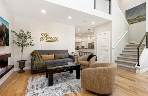 Old Town North Casa | Rams Roost with Rooftop Hot Tub, Patio and Family Fun