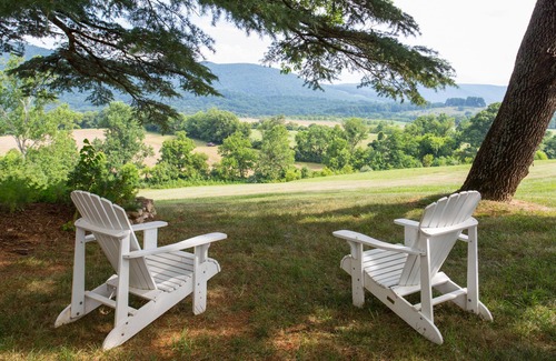 Greenwood Casa | Ramsay Estate | Carriage House w/ Mountain Views