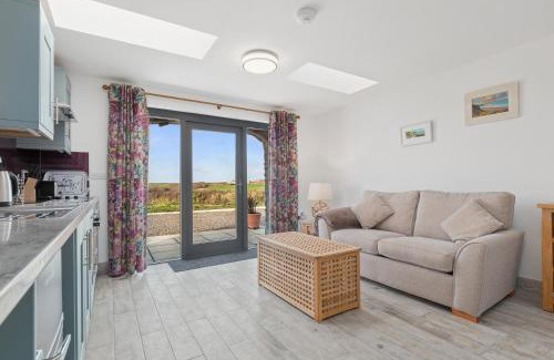 Haverfordwest Apartamento | Ramsey Sea View Cottage - Dog Friendly
