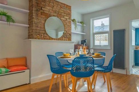 Ramsgate Casa | Ramsgate Family Cottage nr Beach -Harbour- Sleeps 4 - Garden - Parking on Street