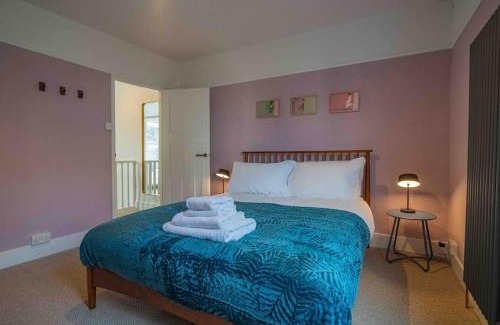 Ramsgate Casa | Ramsgate Family Cottage nr Beach -Harbour- Sleeps 4 - Garden - Parking on Street