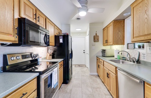 Jim Thorpe Casa | Ranch at Bear Creek Lake Jim Thorpe game room, fire pit walk to pool and lake!