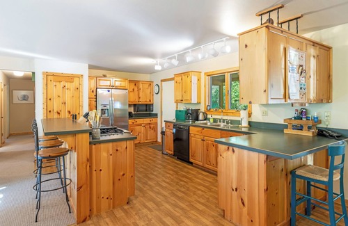 Clinton Cabina | Ranch Creek Ranch - Stunning Home in The Mountains Of Western Montana