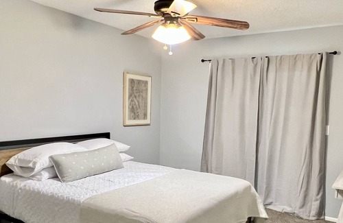 Easton Casa | Ranch Home 5 minutes to Easton/Airport. Pet-Friendly!