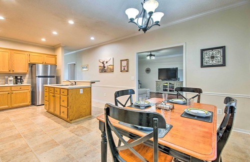 Euharlee Casa | Ranch Home w/ Front Porch on Etowah River!