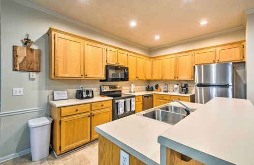 Euharlee Casa | Ranch Home w/ Front Porch on Etowah River!