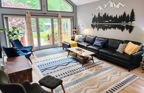 Jim Thorpe Casa | Ranch Home w/game room, firepit, ski JFBB & Blue