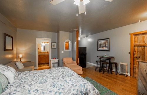 Waddell Casa | Ranch Home con suite de invitados ubicado en 2 acres de Orchard