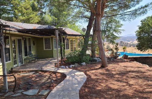 Coalinga Casa | Ranch House with Mountain View