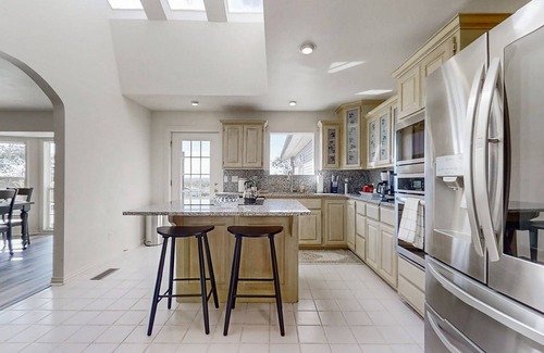 Maysville Casa | Ranch life experience with private pool and washer/dryer