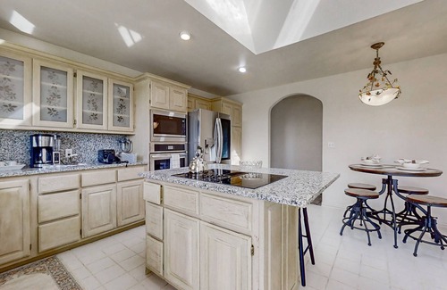 Maysville Casa | Ranch life experience with private pool and washer/dryer