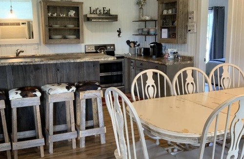 Centerville Cabina | Ranch Lodge - A Texas Ranch Stay