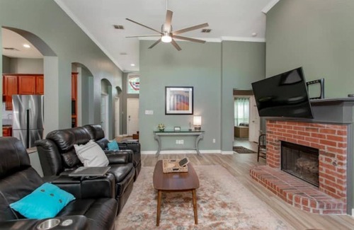 Plano Casa | Ranch Style Home Walk2Park+Shopping/Near Headquarters DR/Major Hospitals
